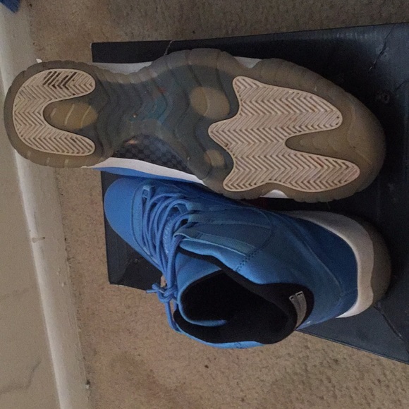 Jordan 11’s “ Pantone “ - Picture 2 of 2